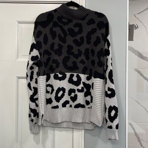 Nine West Leopard Print Gray Color Blocked Mock Neck Sweater Size L